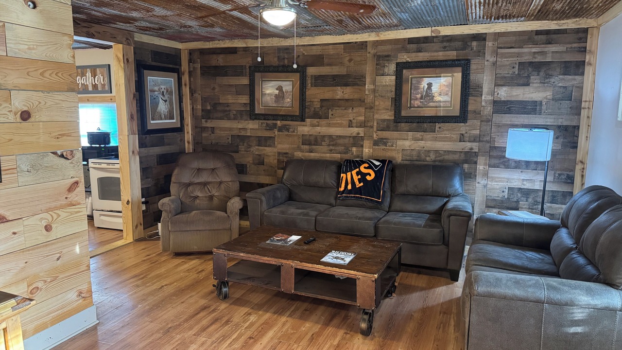 Photo of Livingroom in De Valls Bluff