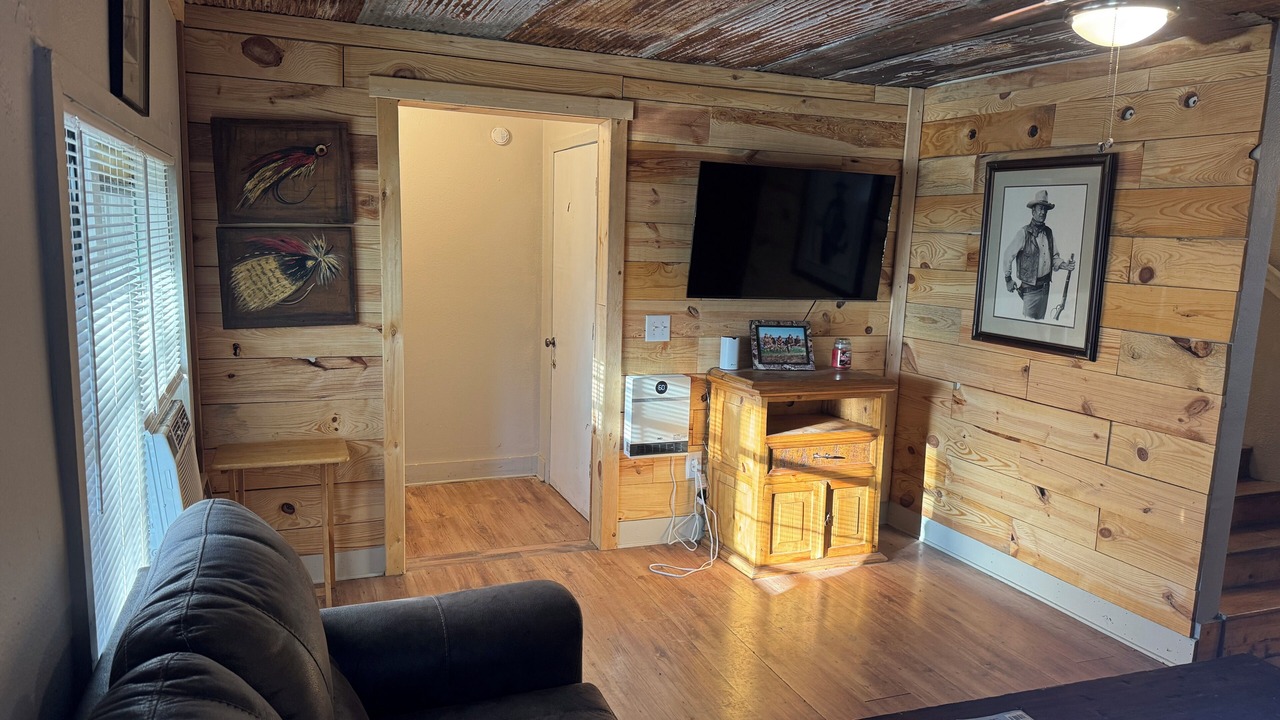 Photo of Livingroom in De Valls Bluff