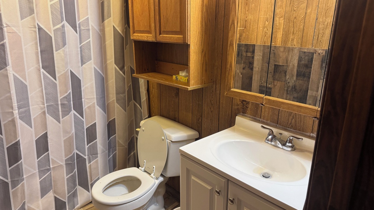 Photo of Bathroom in De Valls Bluff