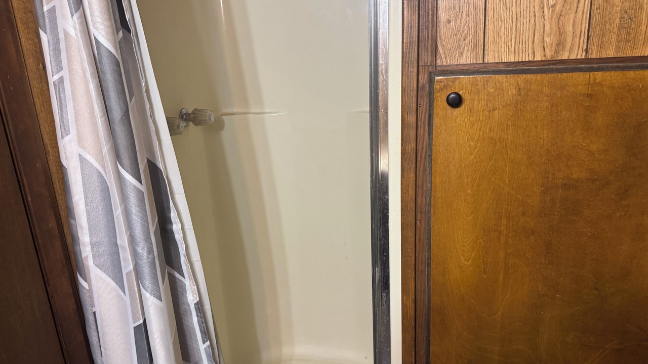 Photo of Bathroom in De Valls Bluff