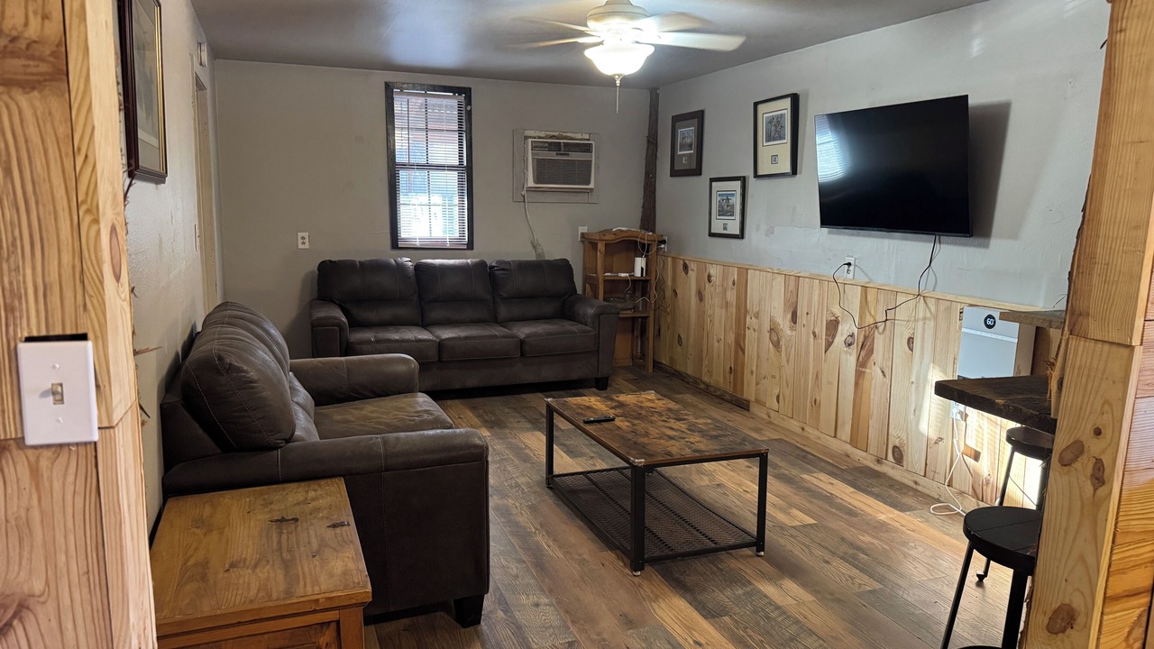 Photo of Livingroom in De Valls Bluff
