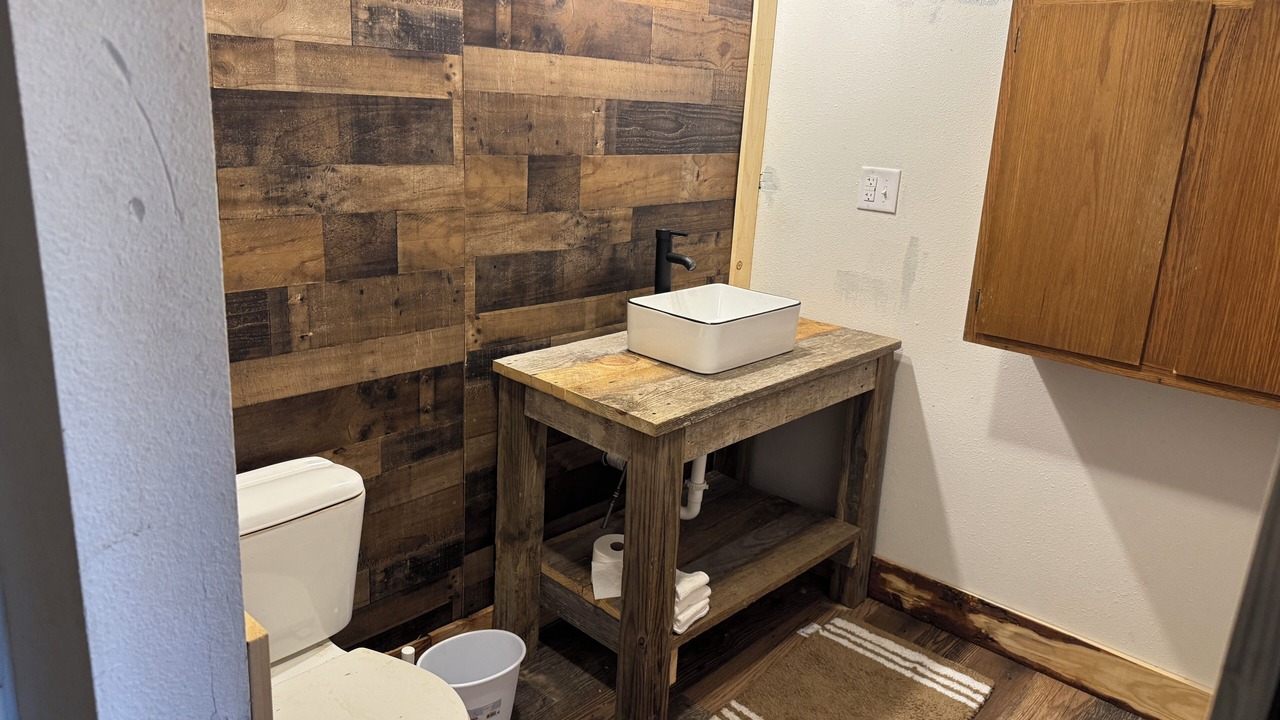 Photo of Bathroom in De Valls Bluff