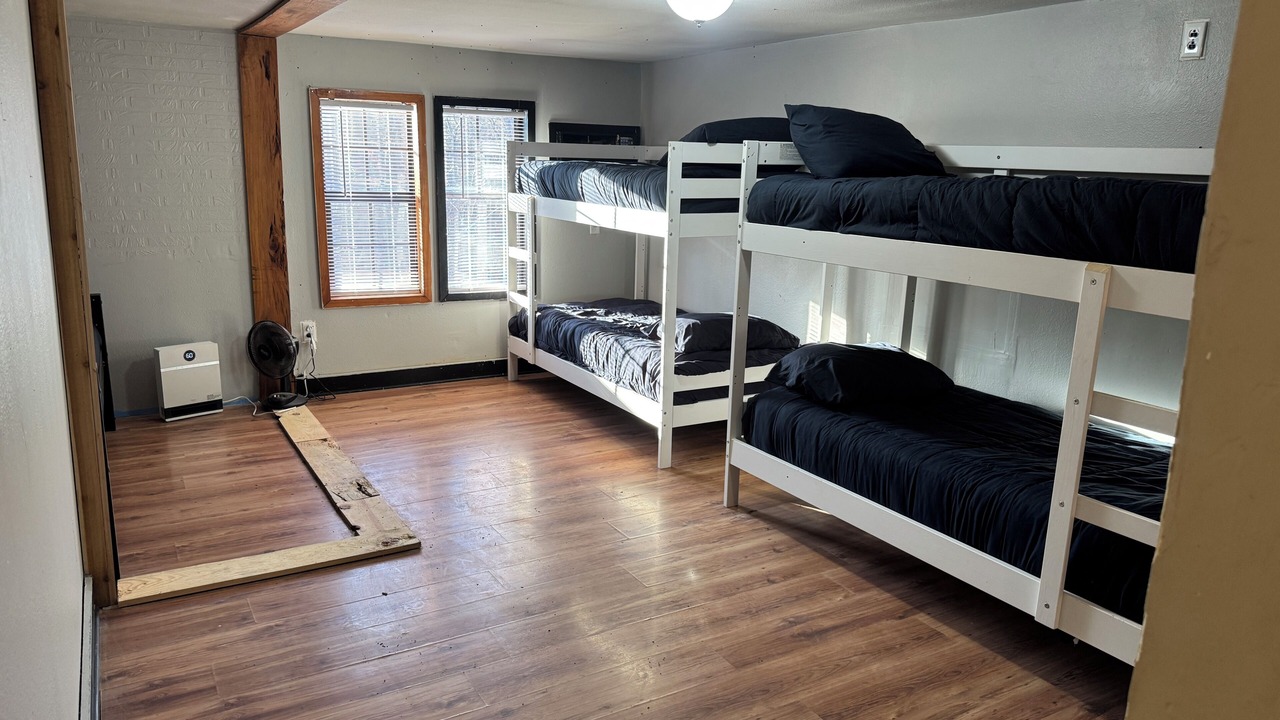 Photo of Bedroom in De Valls Bluff
