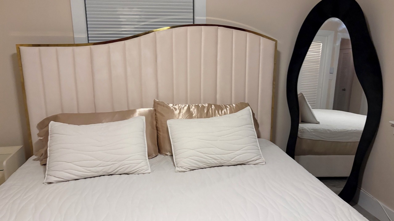 Photo of Bedroom in Riviera Beach