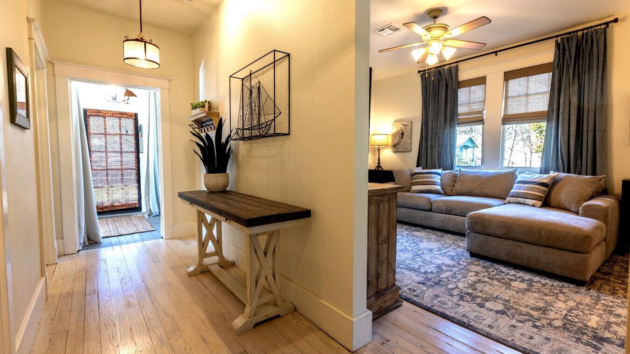 Photo of Bedroom in Mandeville