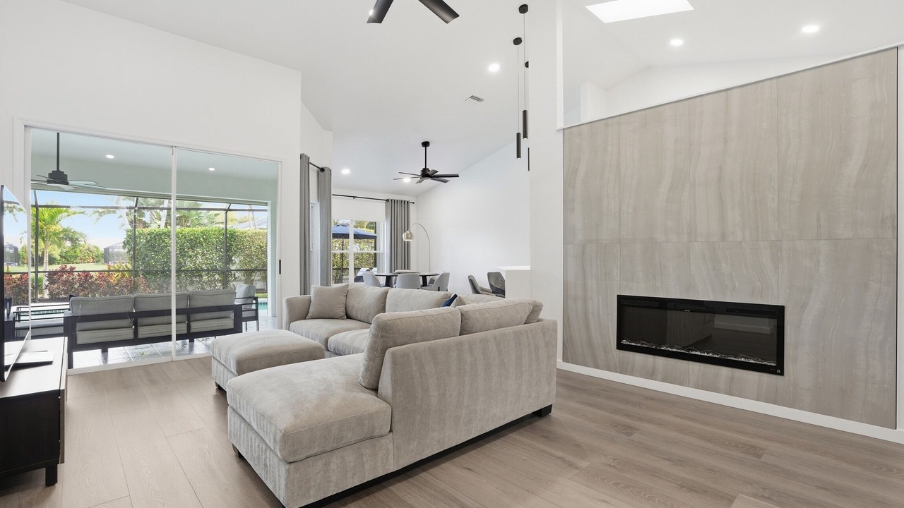 Photo of Livingroom in Crown Pointe