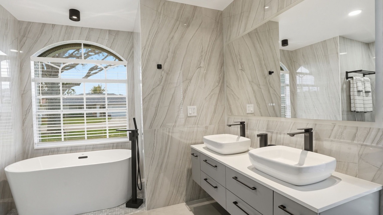 Photo of Bathroom in Crown Pointe