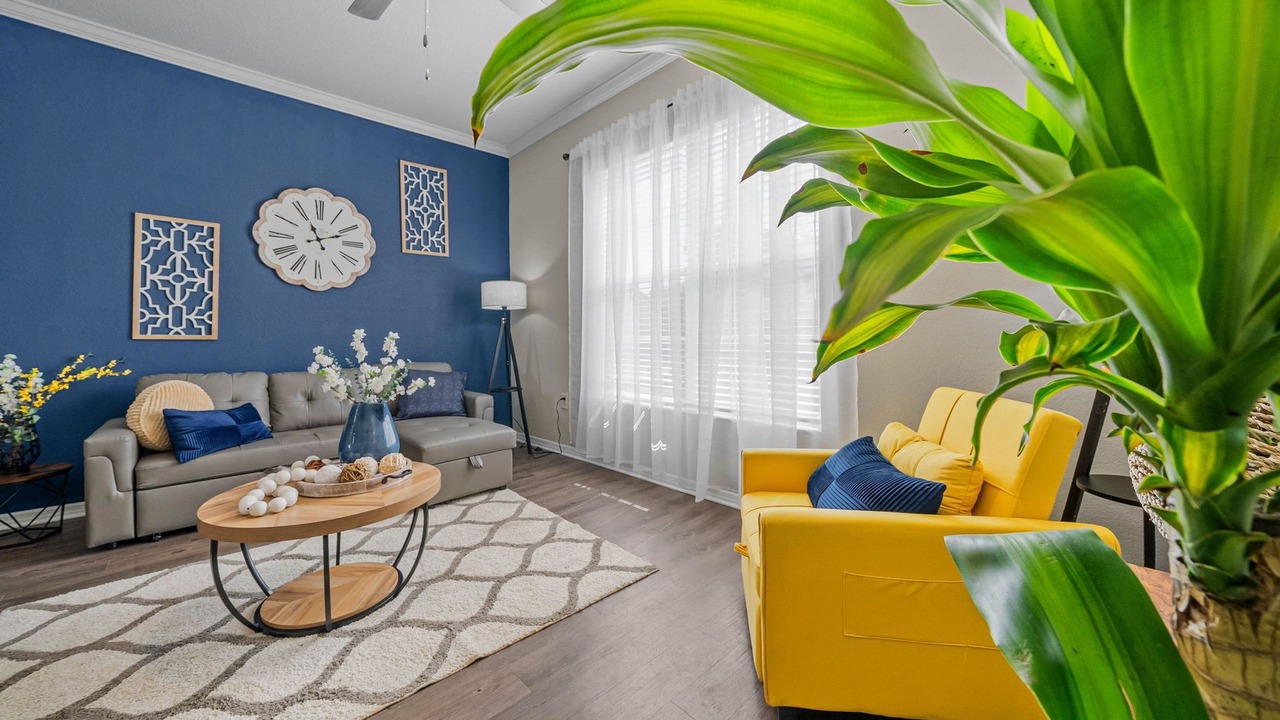 Photo of Livingroom in Westchase