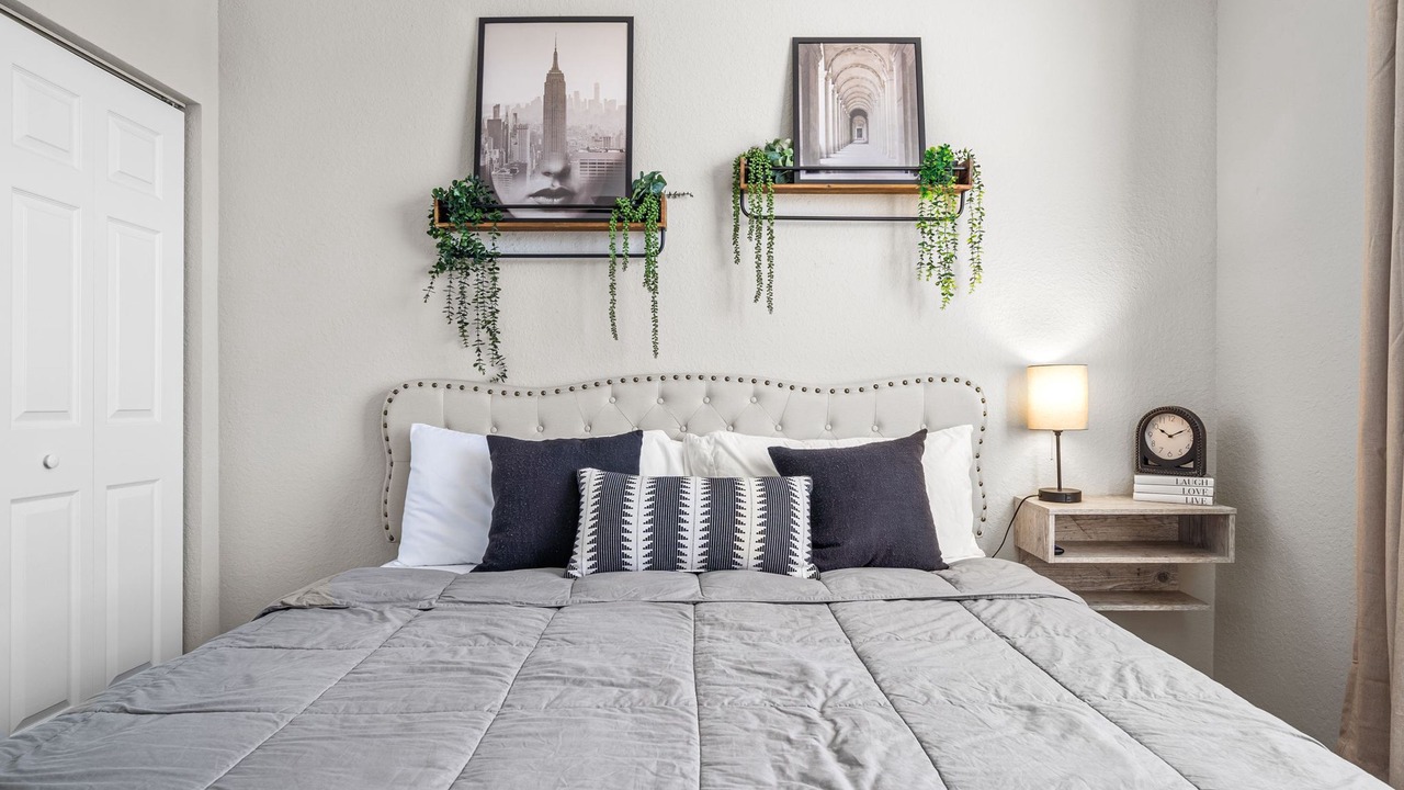 Photo of Bedroom in Westchase