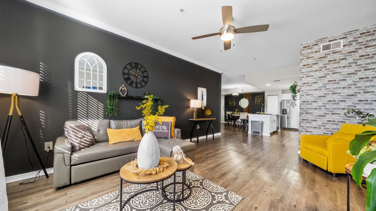 Photo of Livingroom in Westchase