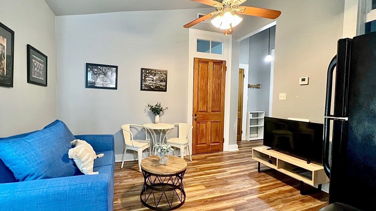 Photo of Livingroom in Esplanade Ridge
