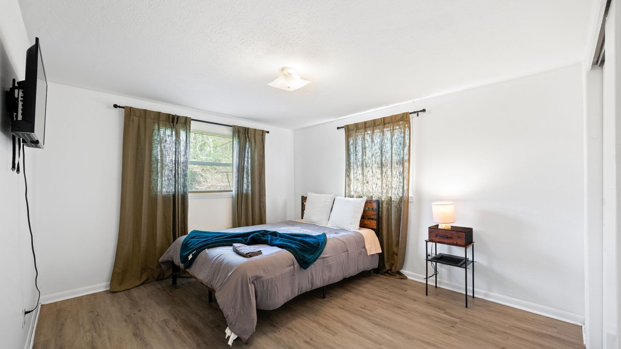 Photo of Bedroom in Westside
