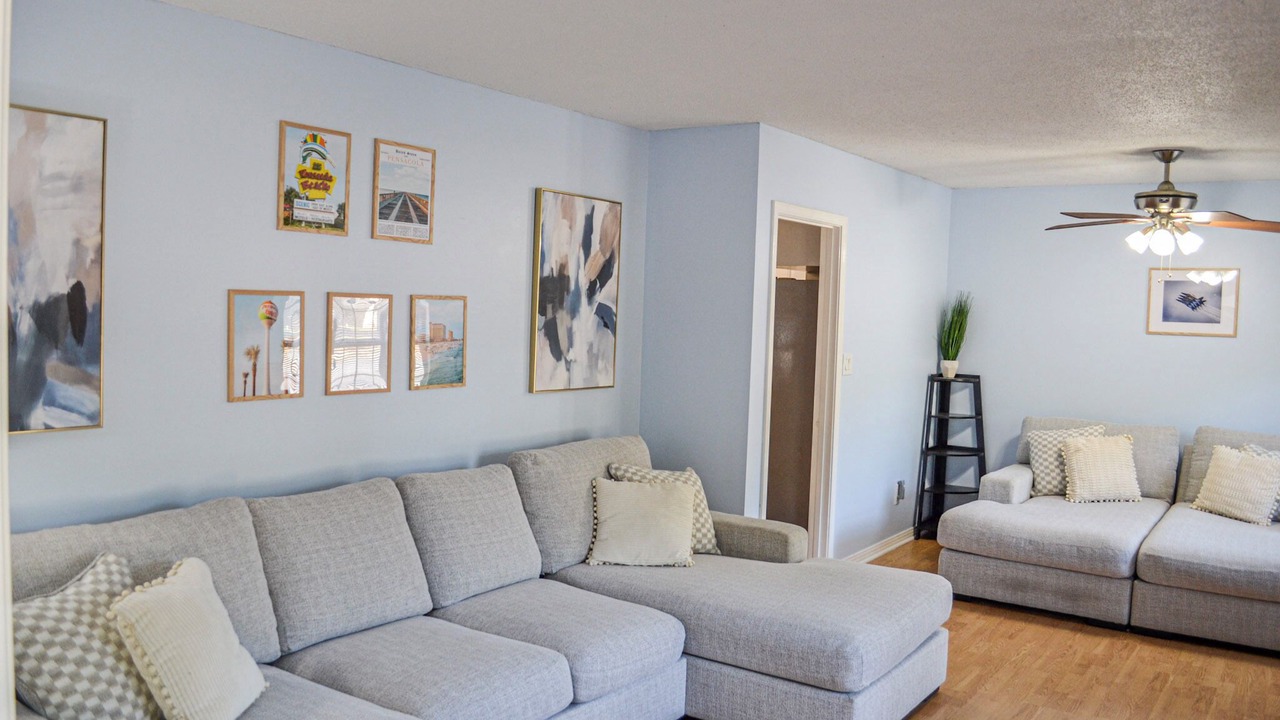 Photo of Livingroom in Northeast Pensacola