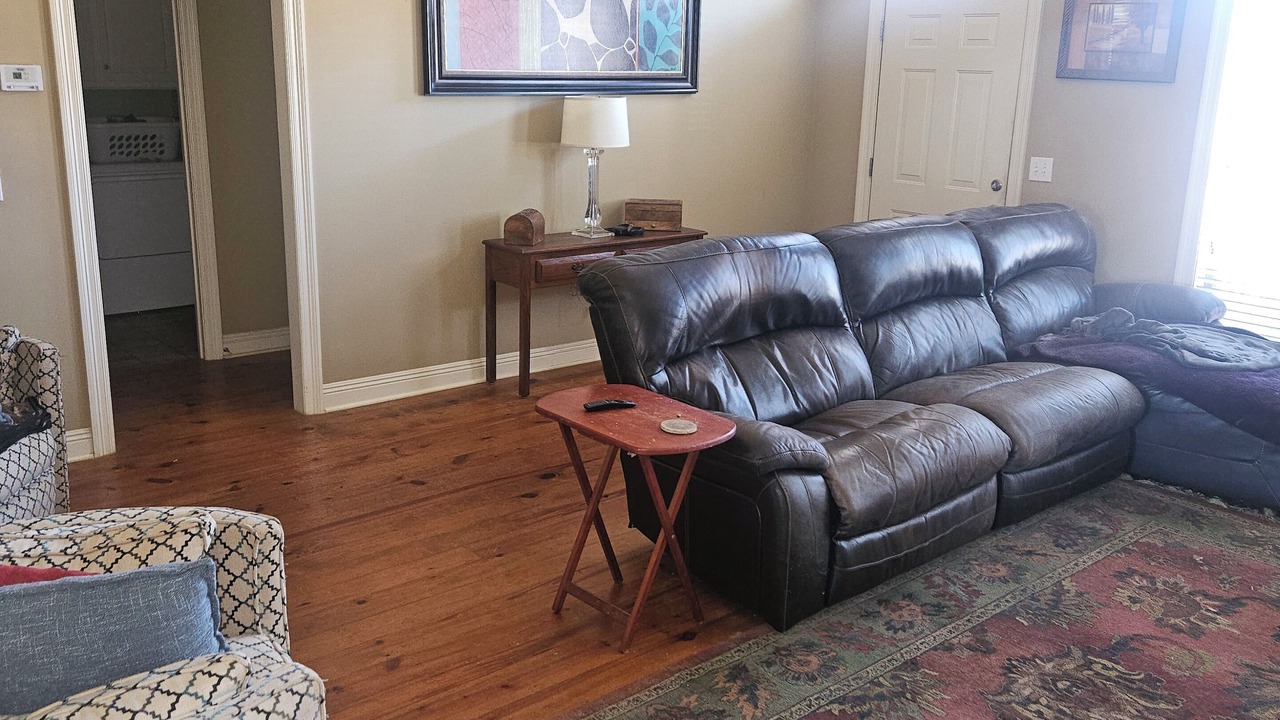 Photo of Livingroom in Pearl