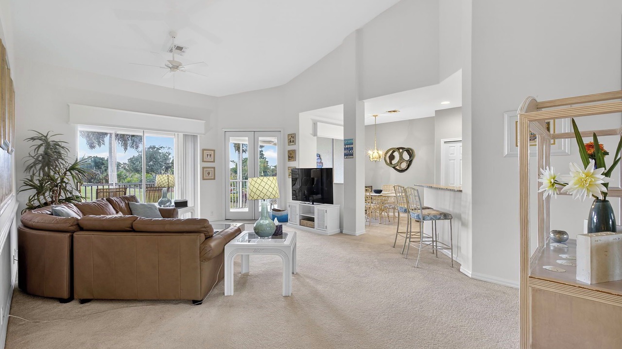 Photo of Livingroom in Tropical Cove
