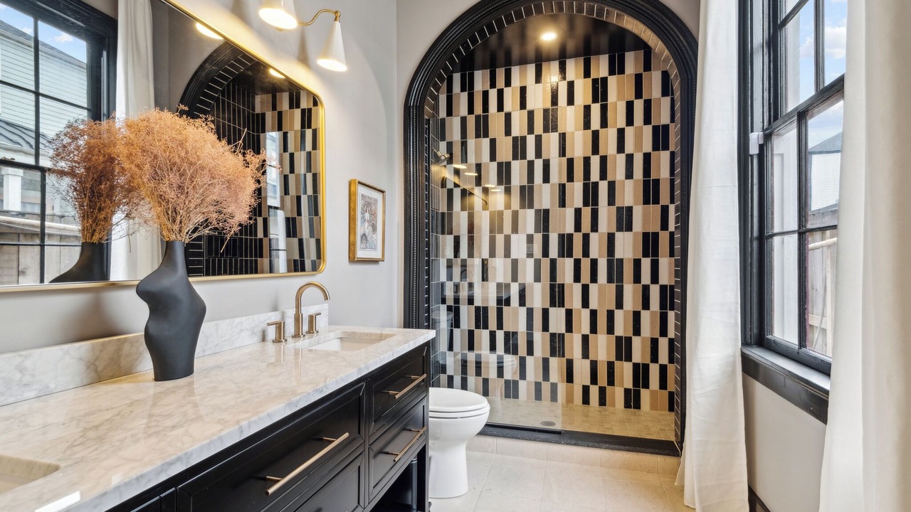 Photo of Bathroom in Irish Channel