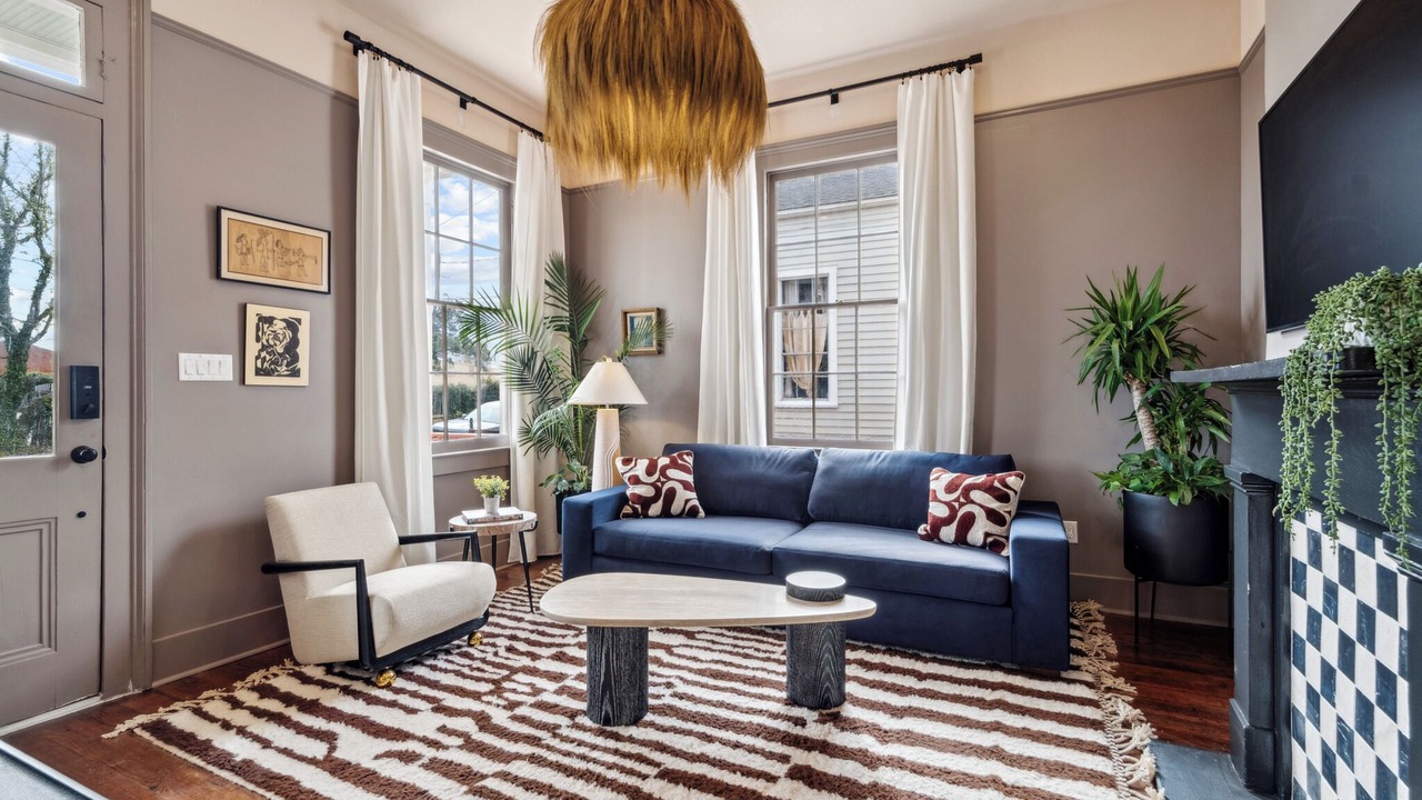 Photo of Livingroom in Irish Channel
