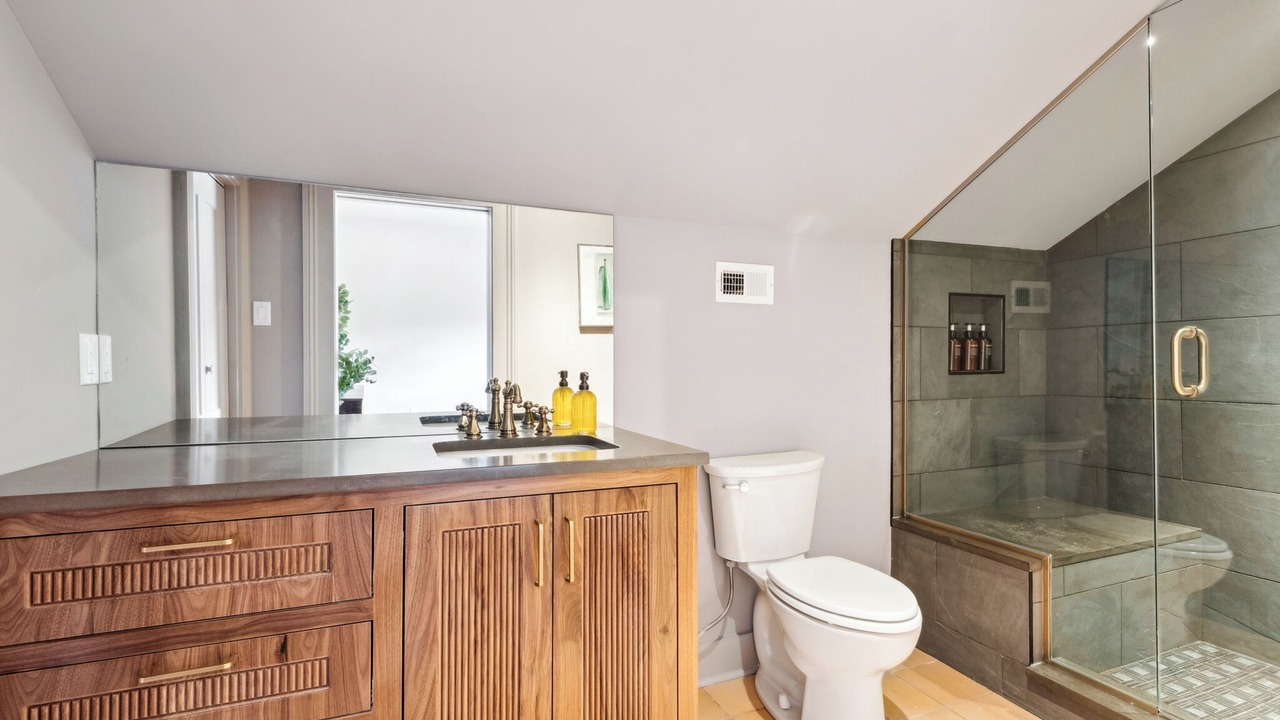 Photo of Bathroom in Irish Channel