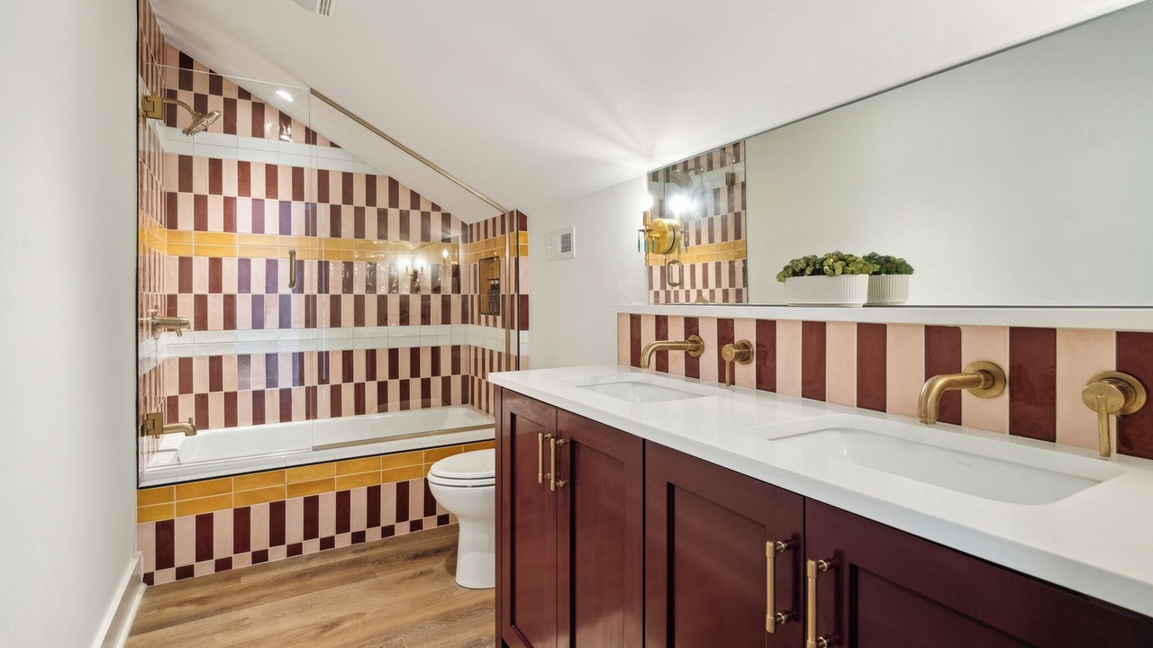 Photo of Bathroom in Irish Channel
