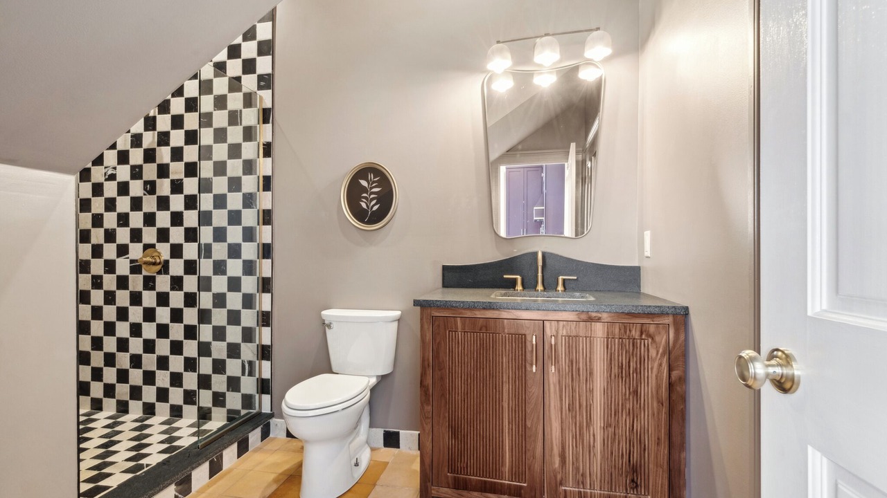 Photo of Bathroom in Irish Channel