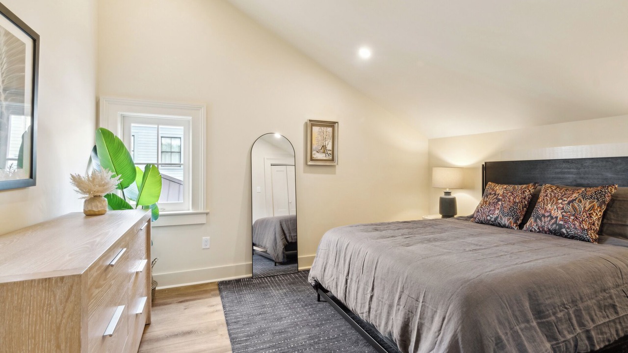 Photo of Bedroom in Irish Channel