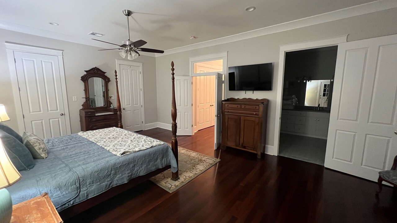Photo of Bedroom in Hahnville