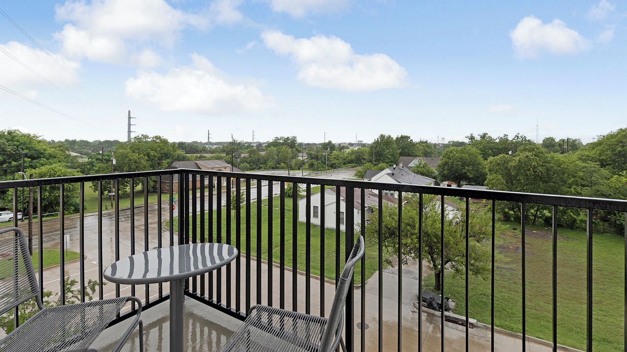 Photo of Patio Balcony in Garland