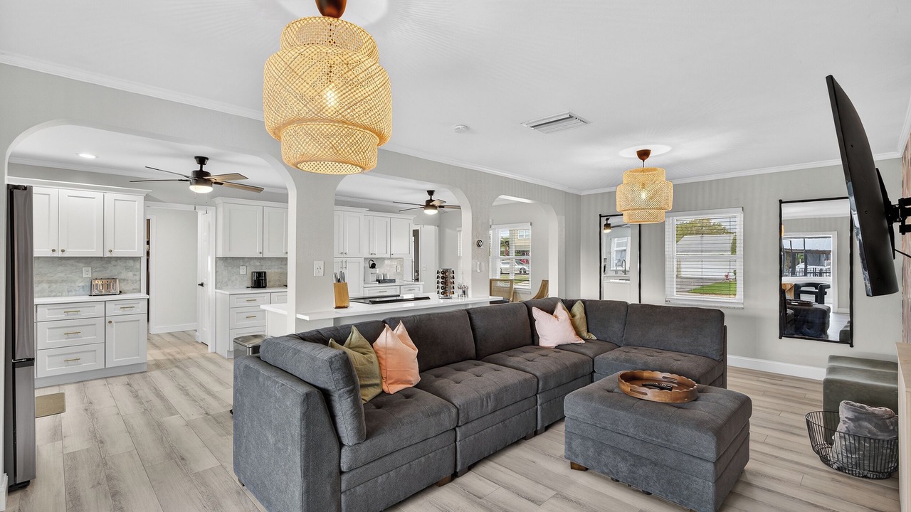 Photo of Livingroom in Bay Crest Park