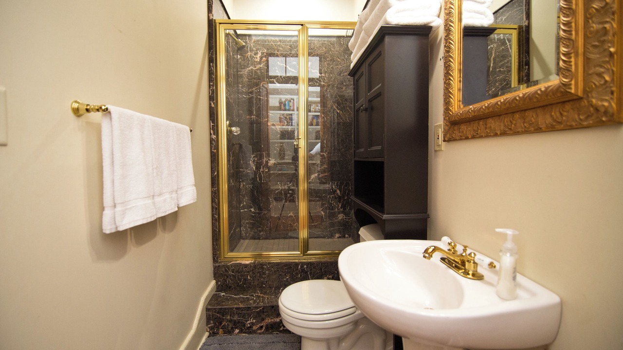 Photo of Bathroom in Treme