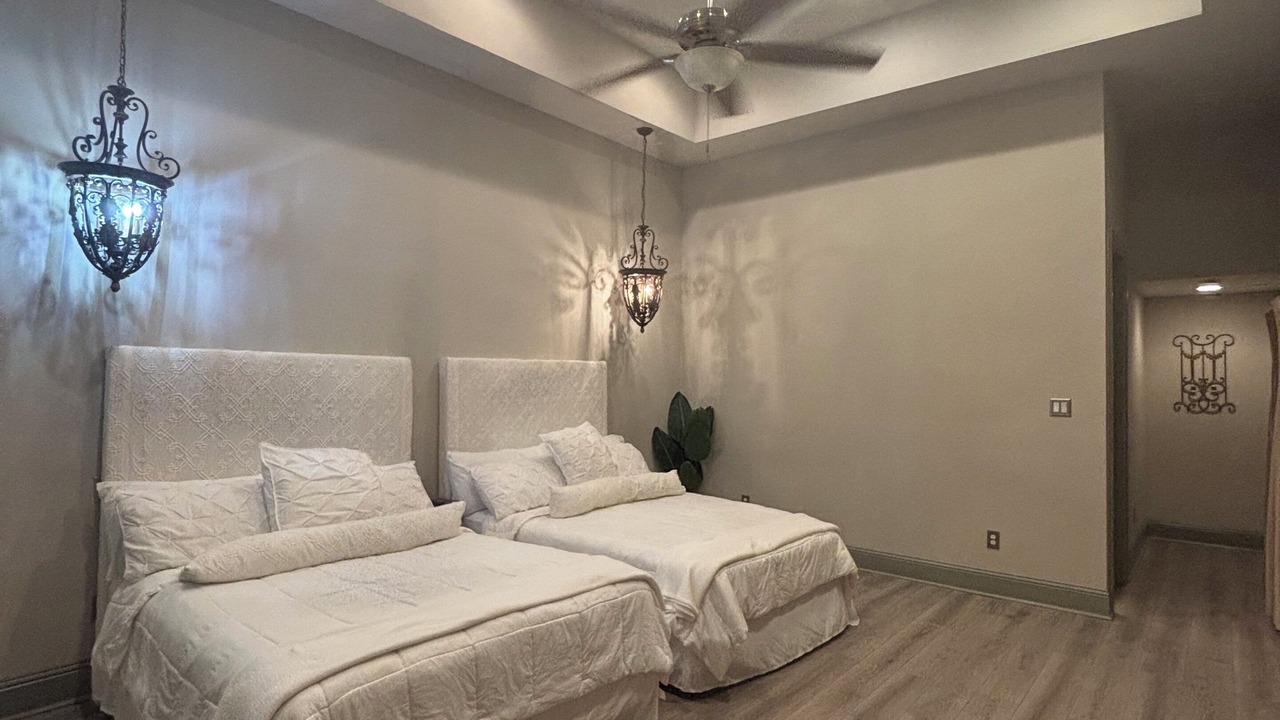 Photo of Bedroom in Lake Terrace & Oaks