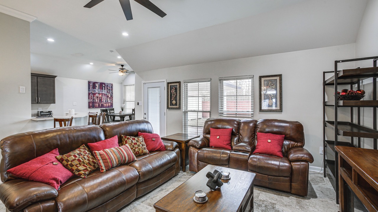 Photo of Livingroom in LaPlace