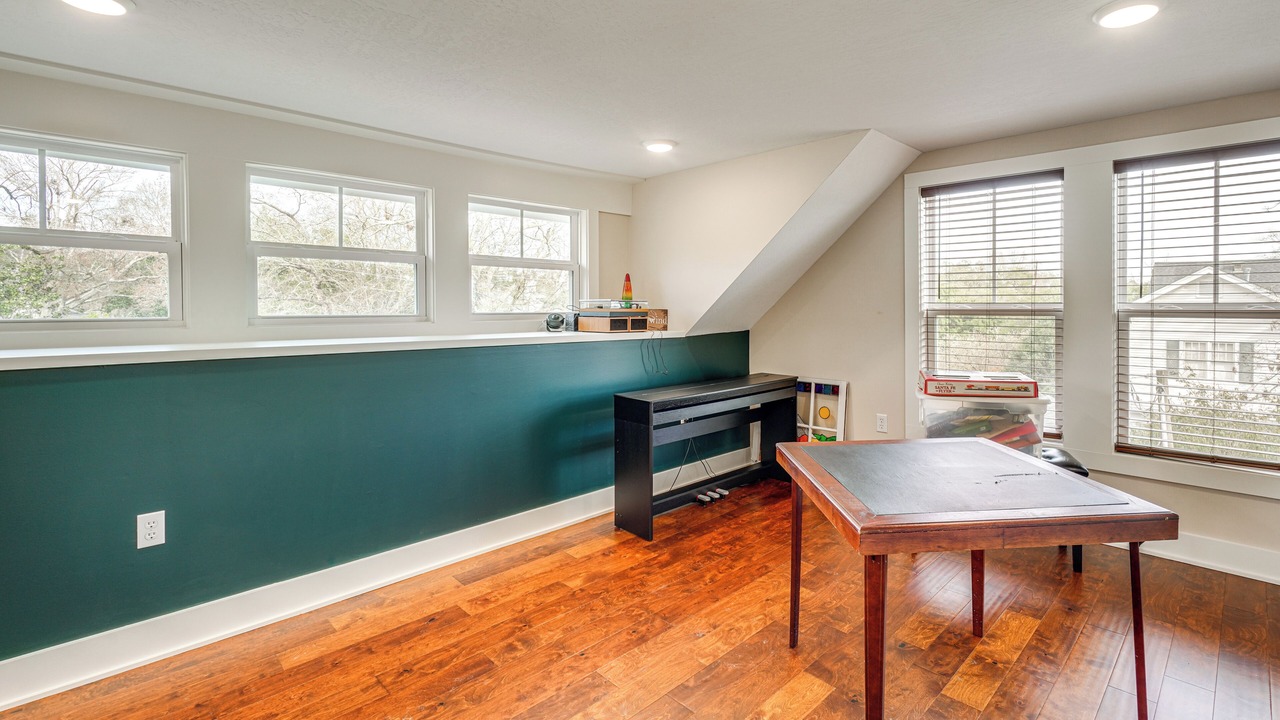 Photo of Bedroom in Laurel