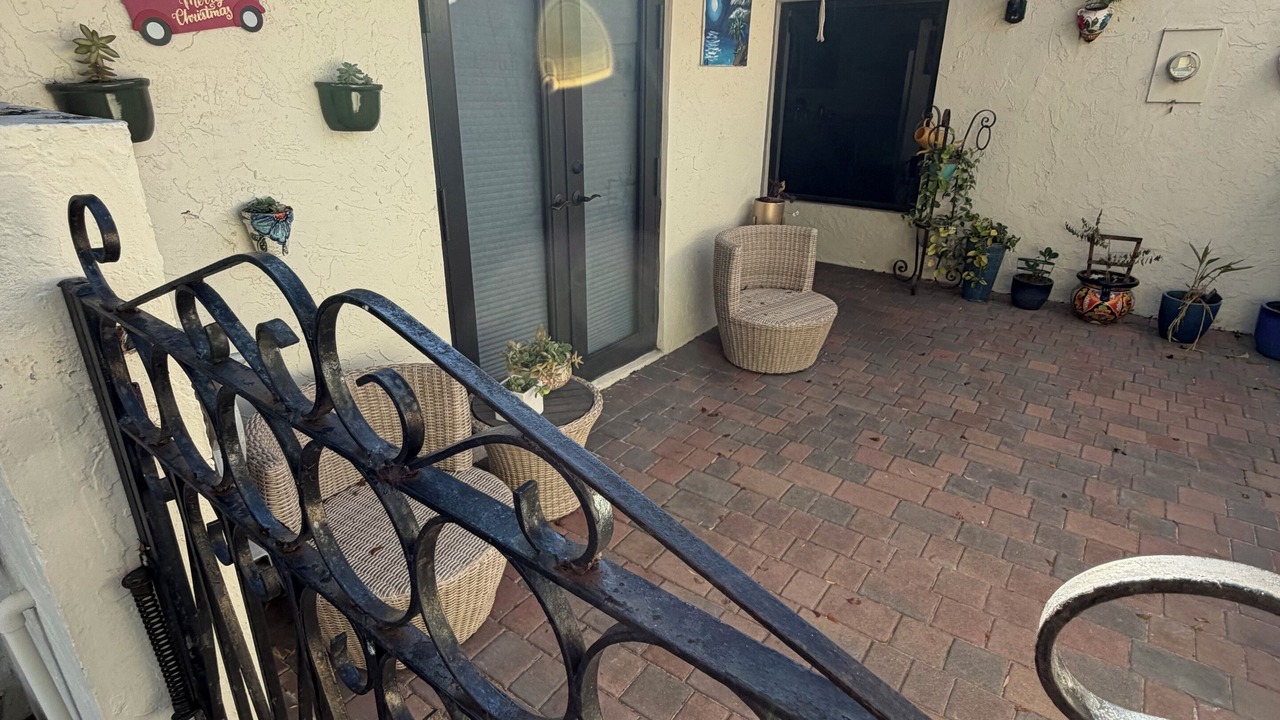 Photo of Outdoor in Kendale Lakes