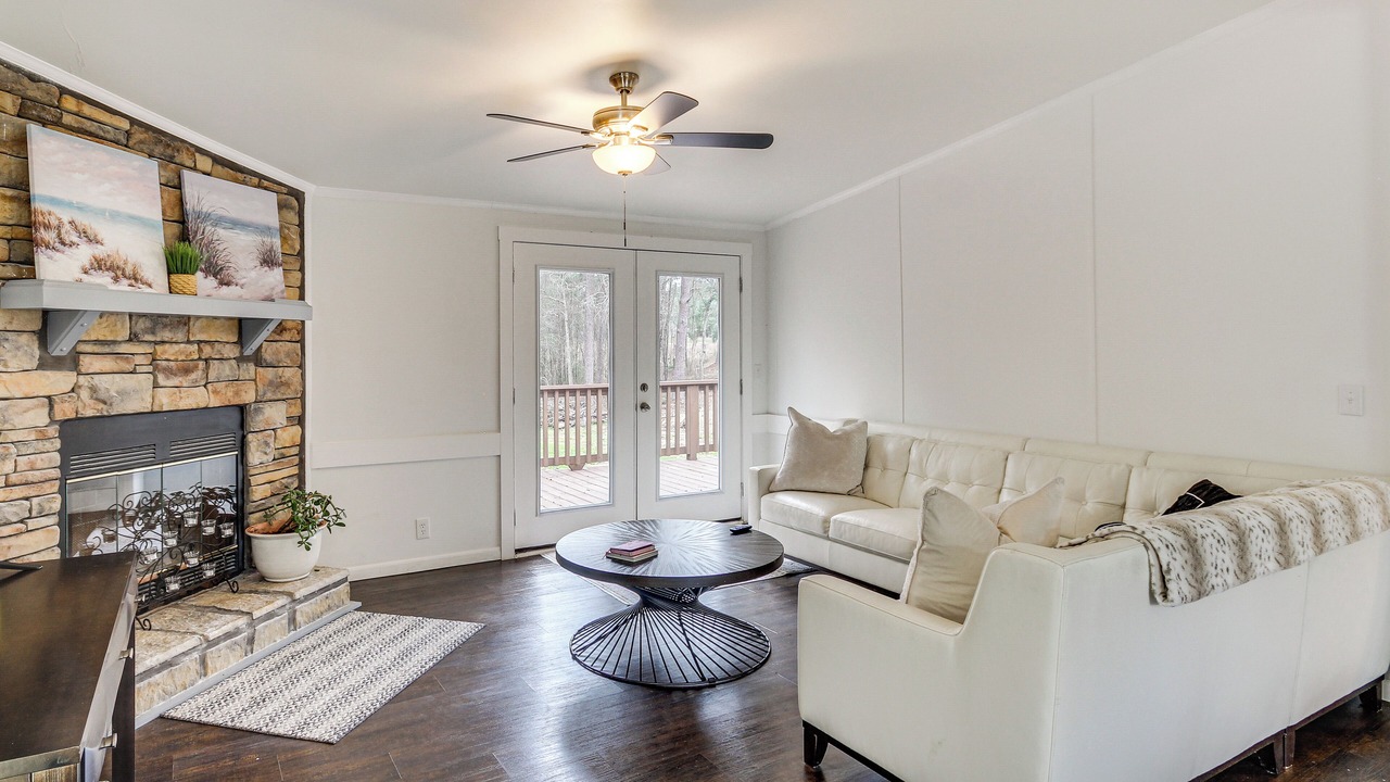 Photo of Livingroom in McNeill