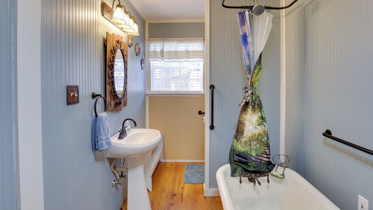 Photo of Bathroom in Hemphill
