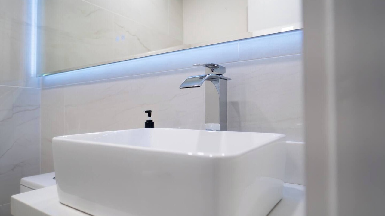 Photo of Bathroom in Kendale Lakes