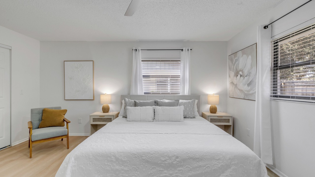 Photo of Bedroom in Edgewater