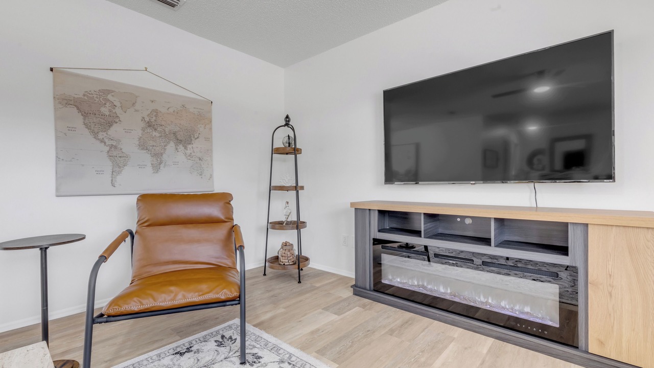 Photo of Livingroom in Edgewater