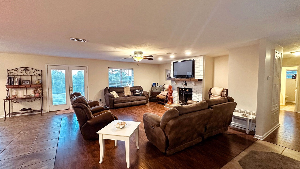 Photo of Livingroom in Grande Lagoon Lakes