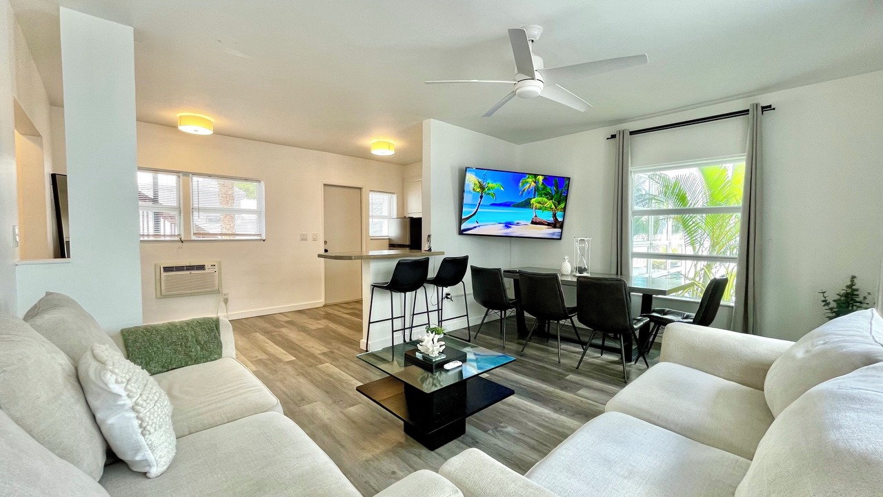 Photo of Livingroom in Lauderdale Beach