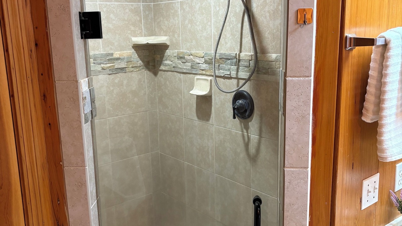 Photo of Bathroom in Jasper