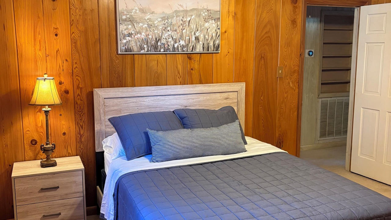 Photo of Bedroom in Jasper