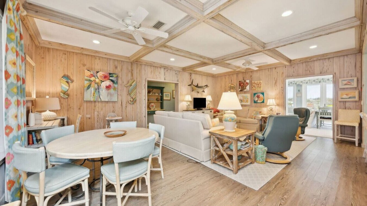Photo of Livingroom in Jacksonville Beach
