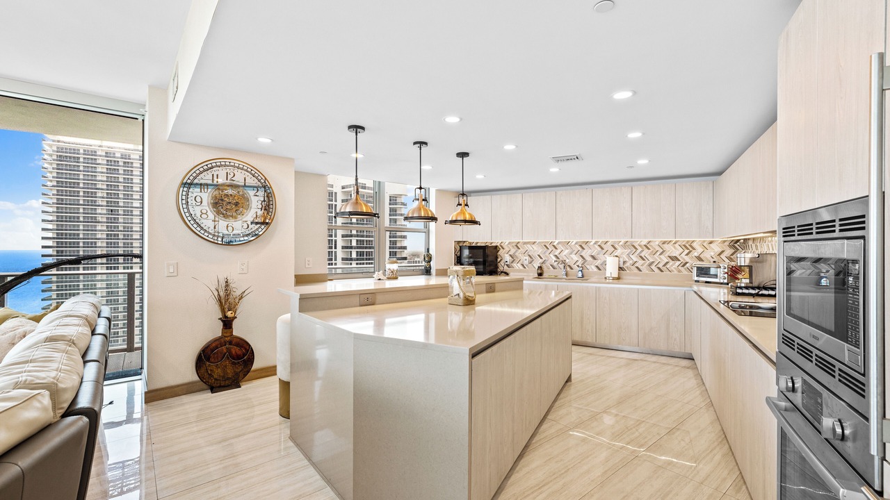 Photo of Kitchen in Hollywood South Central Beach