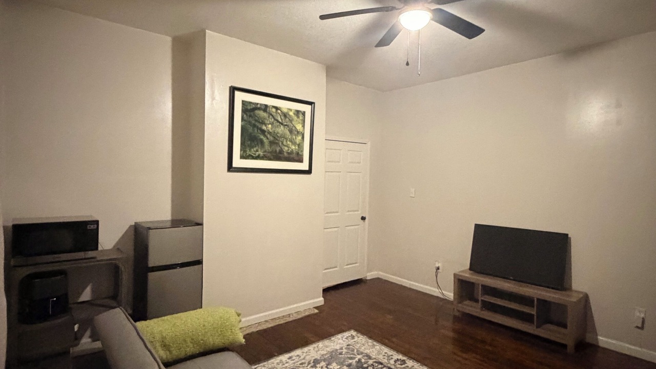 Photo of Livingroom in Seventh Ward