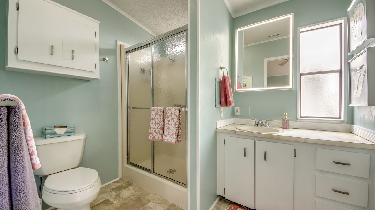 Photo of Bathroom in Jacarandas
