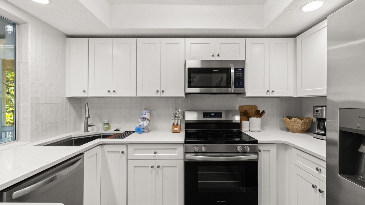 Photo of Kitchen in Tang-O-Mar