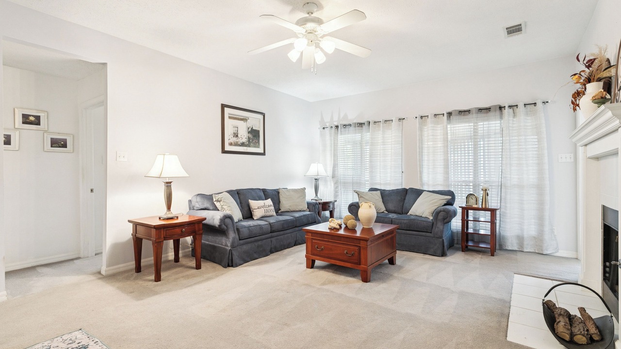 Photo of Livingroom in Slidell