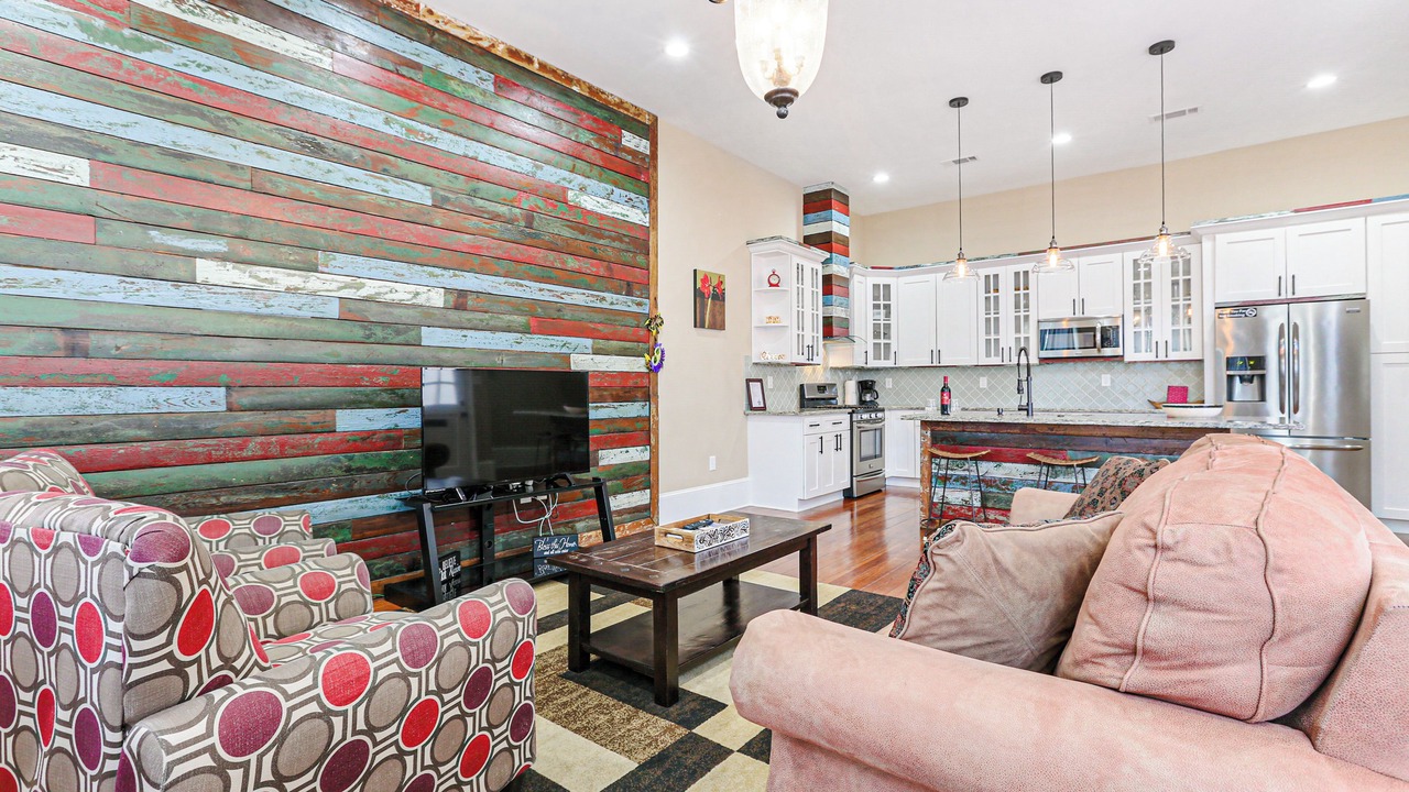 Photo of Livingroom in Seventh Ward