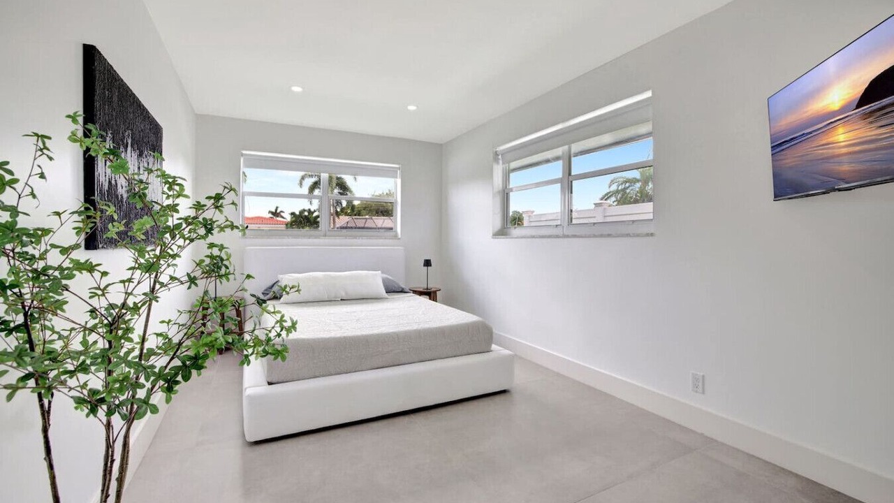 Photo of Bedroom in Coral Ridge Isles